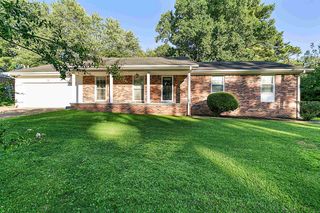 76 Royal Oaks Pl, Jackson, TN 38305
