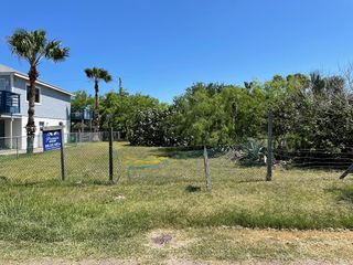 215 W Huisache St, South Padre Island, TX 78597