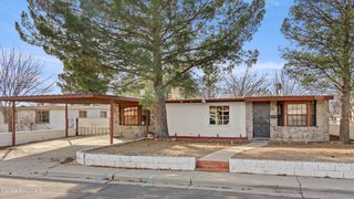 1852 Foster Rd, Las Cruces, NM 88001