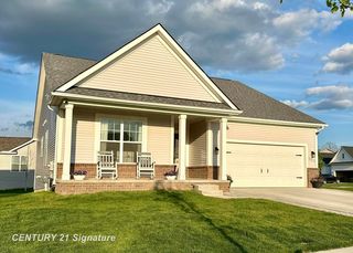 10133 Kylie Dr, Brighton, MI 48116