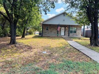 105 William St, Pottsboro, TX 75076