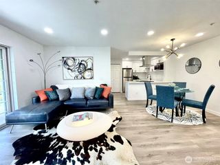 11326 3rd Avenue NE #201, Seattle, WA 98125