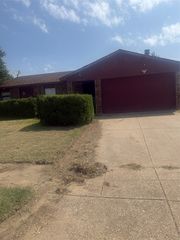 10202 Deer Hollow Dr, Dallas, TX 75249