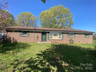 4230 Old Brittain Rd, Hickory, NC 28602