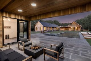 570 & 574 Montauk Hwy, East Hampton, NY 11937