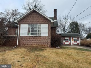 111 Baily Rd, Lansdowne, PA 19050