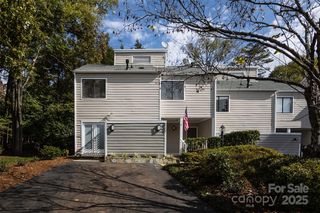 8307 Cricket Lake Dr, Charlotte, NC 28277