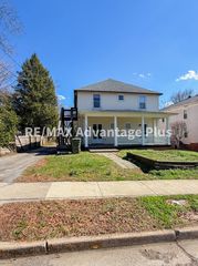 106 Grove St #A, Farmville, VA 23901