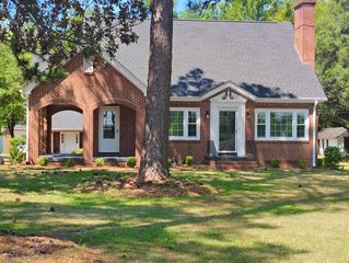 910 Pireway Rd, Tabor City, NC 28463