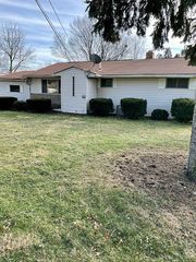 4432 17th St NW, Canton, OH 44708