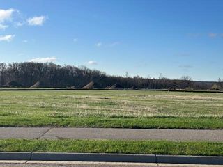 912 Prateria Ct, Avon, MN 56310