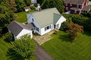 25 Montague St, Montague, MA 01351