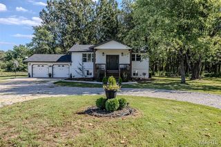 17996 Dove Rd, Lebanon, MO 65536