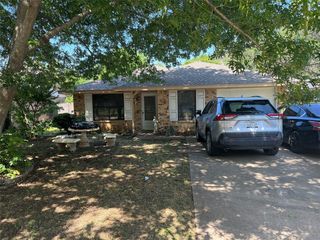 703 S  5th St, Midlothian, TX 76065