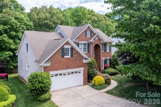 8908 Leinster Dr, Charlotte, NC 28277