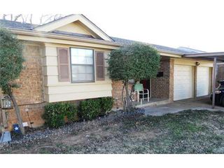 801 N  Lawton, Moore, OK 73160