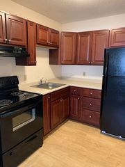 37 Ridgewood Rd, Bedford, NH 03110