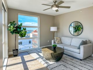 550 W  Date St #313, San Diego, CA 92101