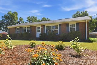 1102 N  12th St, Bessemer City, NC 28016