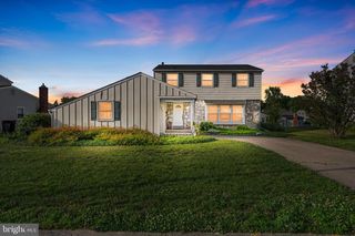 19 W  Kennedy Dr, Laurel Springs, NJ 08021