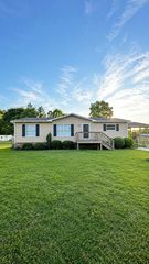 120 Church Rd, Hubert, NC 28539