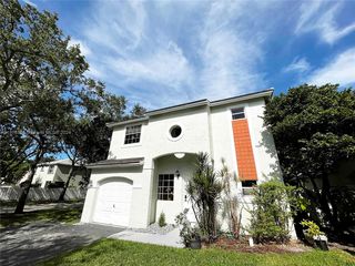 9832 NW 9th Ct, Fort Lauderdale, FL 33324