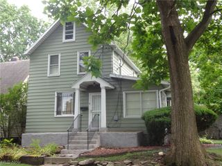 925 Davis St, Akron, OH 44310