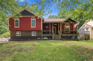 416 SE Brownfield Dr, Lees Summit, MO 64063
