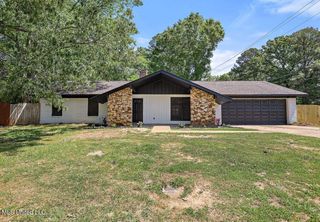 100 Cedarwood Dr, Jackson, MS 39212