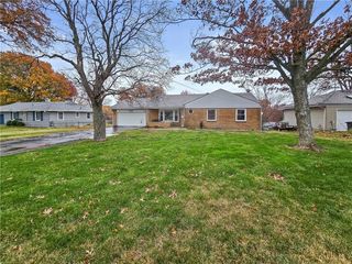 2609 S  Westport Rd, Independence, MO 64052