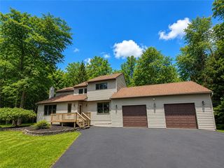 419 Main St, Gouldsboro, PA 18424