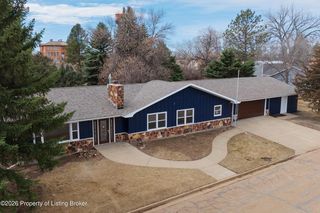 10 W  5th St, Regent, ND 58650