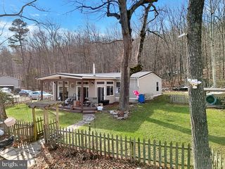 516 Roberts Rd, Great Cacapon, WV 25422