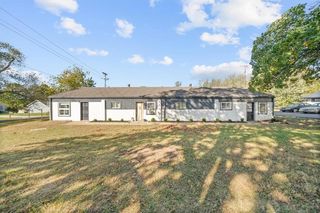 912 Orange St, Baldwin City, KS 66006