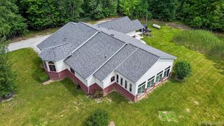 1621 Preservation Ln, Saint Clair, MI 48079