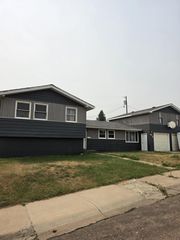 808 7th St, Havre, MT 59501
