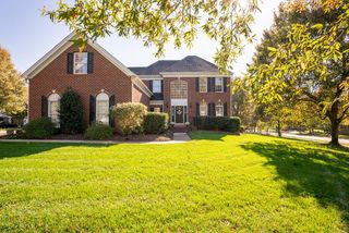 9702 Welbury Ct, Raleigh, NC 27617
