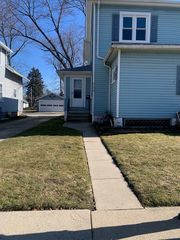 739 Iowa Ave #2, Aurora, IL 60506
