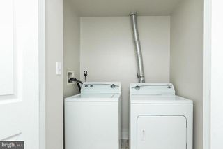 1st Upper Floor Laundry Room to share with housemates