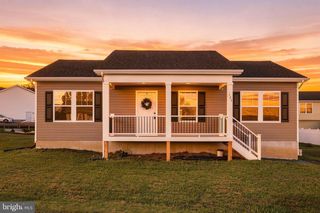 137 Sassafras Ln, Wardensville, WV 26851