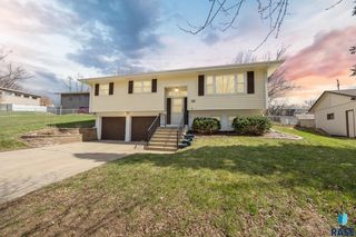 812 S  Foster Ave, Sioux Falls, SD 57103