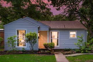 1103 W  Russell Ave, Carrollton, TX 75006