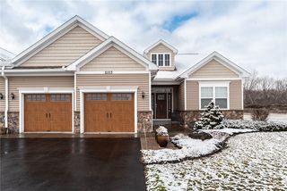 5103 Red Oak Ln, Batavia, NY 14020
