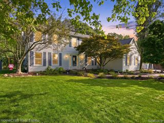 9659 Alger Dr, Brighton, MI 48114