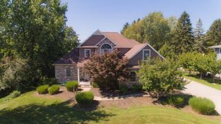 38 Lincoln Ave, South Haven, MI 49090