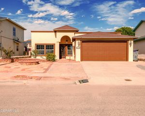 2112 Setting Sun Dr, El Paso, TX 79938