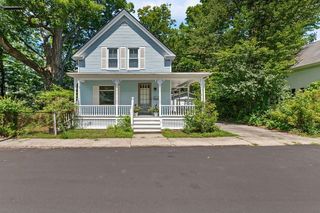 11 Edgewood Street, Claremont, NH 03743