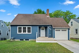 1105 Steely St, Waterloo, IA 50703