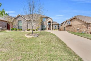 906 Foxtail Dr, Mansfield, TX 76063