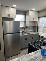 223 19th Ave #2E, Ottawa, IL 61350